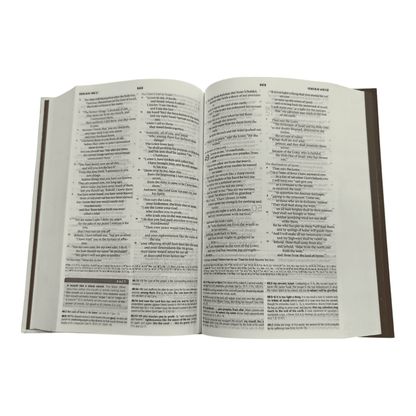 ESV Global Study Bible, Hardcover Edition - Comprehensive English Standard Version with Worldwide Insights, Notes, and Maps for Global Christian Living (ISBN: 9781433550690)