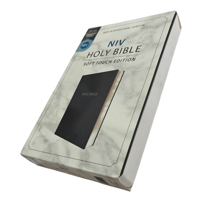 NIV Holy Bible, Soft Touch Edition, Leathersoft Brown, Red Letter, Comfort Print - Luxurious Portable New International Version Holy Bible for Daily Devotion and Gifting (ISBN: 9780310450474)