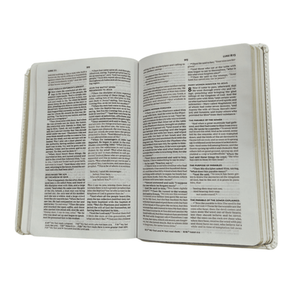 NKJV Bride's Wedding Day Bible, White Leathersoft, Red Letter, Comfort Print, Wedding Keepsake with Photo Insert & Presentation Pages, ISBN 9780785225843