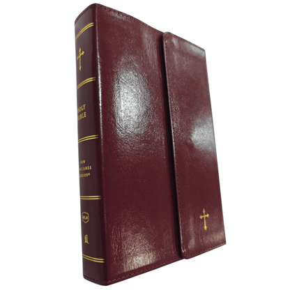 NKJV Compact Reference Bible, Leathersoft, Brown, Red Letter Edition, Comfort Print: Compact, Easy-to-Carry Bible for Everyday Use
