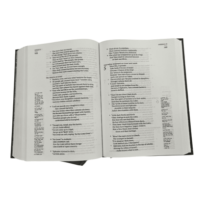NKJV Compact Single-Column Reference Bible, Hardcover Gray, Comfort Print - Portable New King James Version Holy Bible for Deeper Study and Travel (ISBN: 9780785218166)