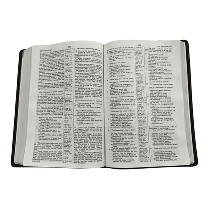 NKJV Large Print Ultrathin Bible, Leathersoft, Brown, Red Letter Edition, Comfort Print: Easy-to-Read Text in a Surprisingly Thin Design